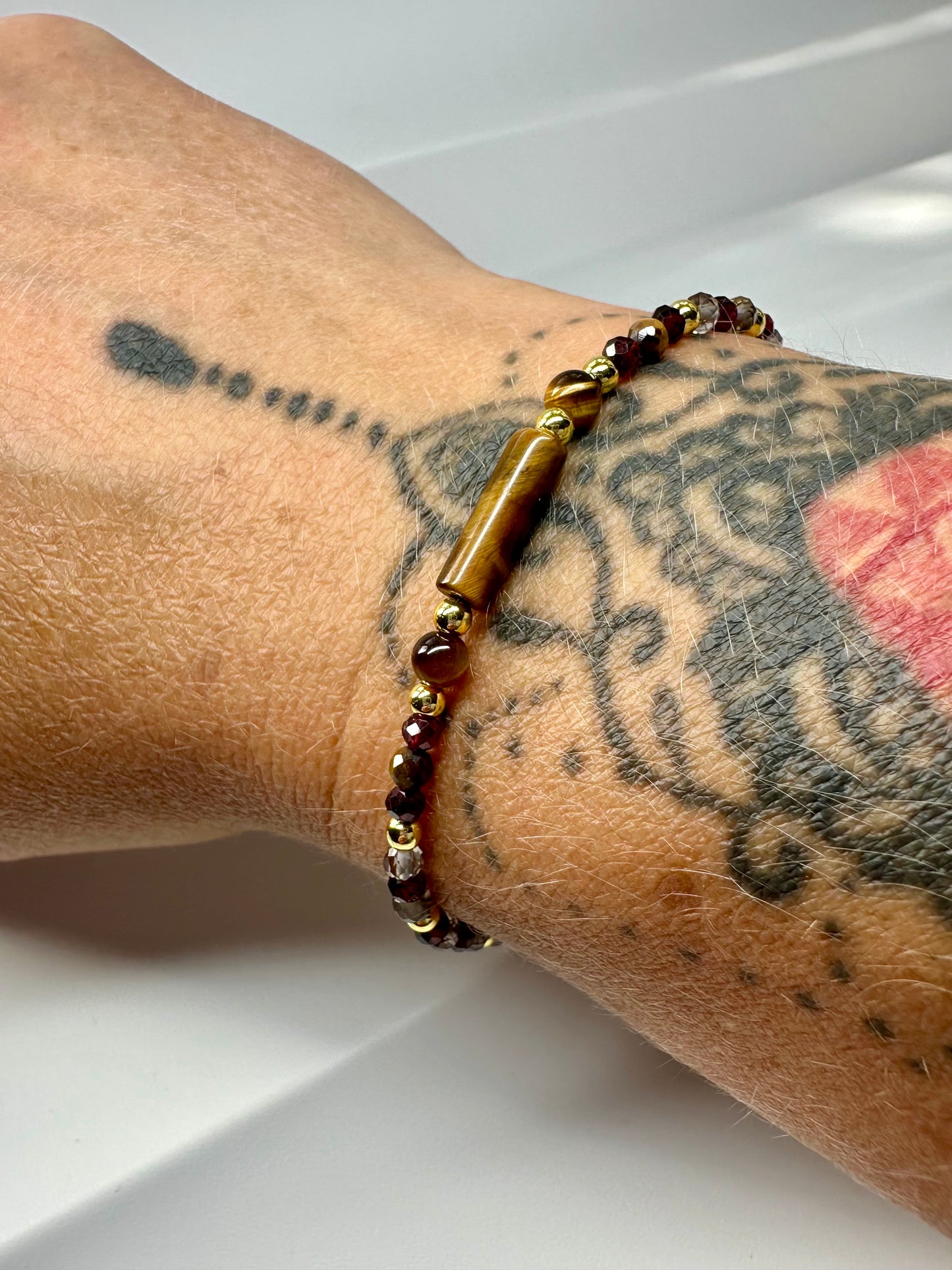 Capricorn Crystal Bracelet – Tiger’s Eye, Garnet & Smoky Quartz