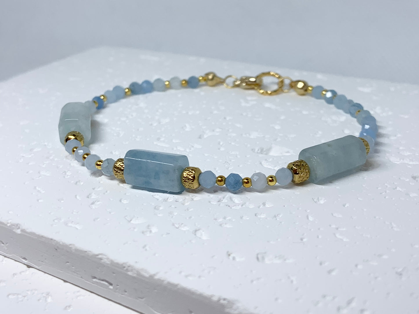 Aquamarine Bracelet with Gold Accents – Handmade Crystal Jewelry for Calm, Clarity & Inner Peace