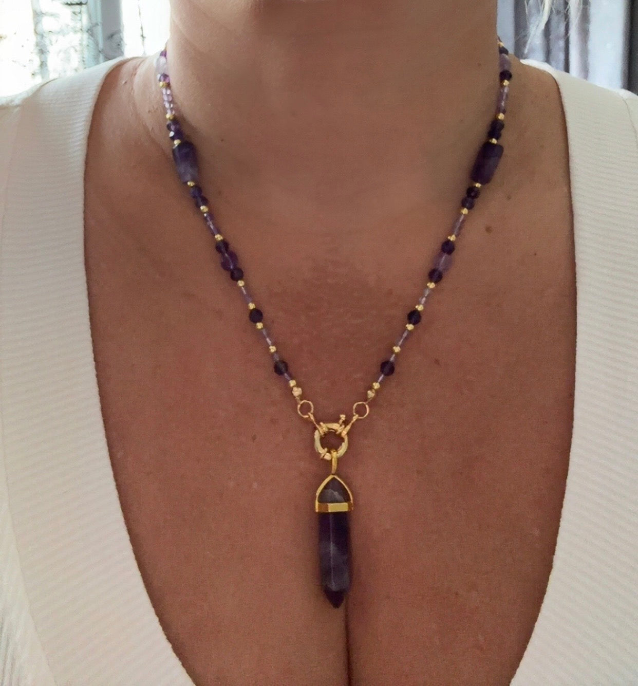 Amethyst Crystal Point Necklace – Calm, Intuition & Gold Elegance
