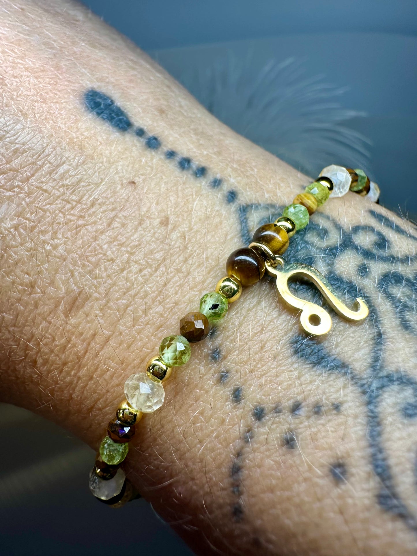 Handmade Leo Zodiac Bracelet – Peridot, Tiger Eye & Citrine Beaded Crystal Jewelry Astrology Birthday Gift