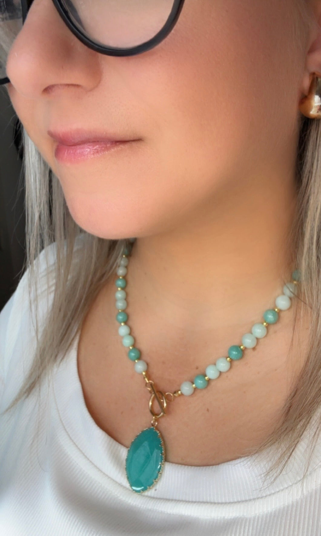 Blue Jade Beaded Necklace with 8mm Beads, Gold Toggle Clasp Horse‑Eye Blue Jade Pendant