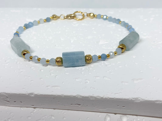 Aquamarine Bracelet with Gold Accents – Handmade Crystal Jewelry for Calm, Clarity & Inner Peace